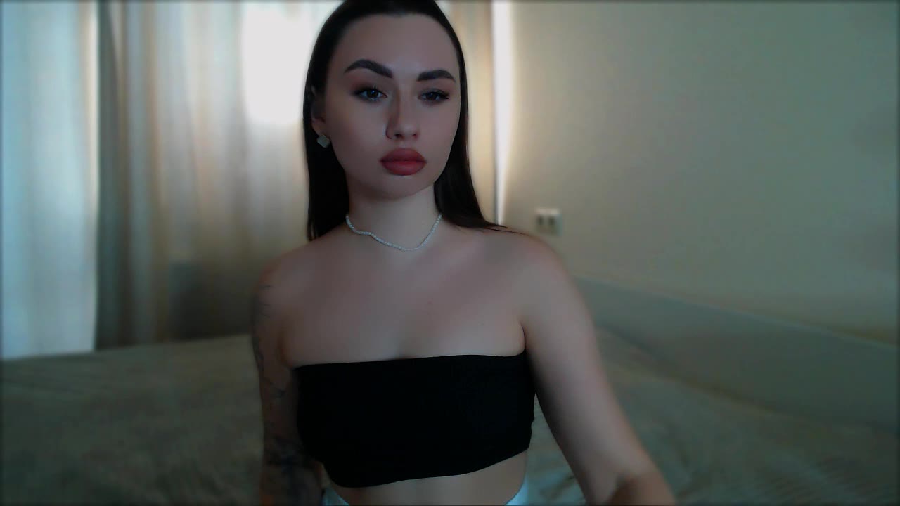 Alise_Wow on Cams.com